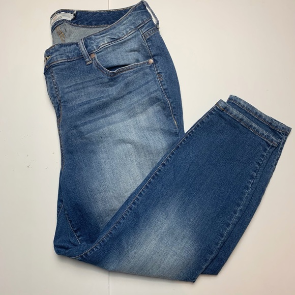 torrid Denim - Torrid Girlfriend Crop Jeans High Rise